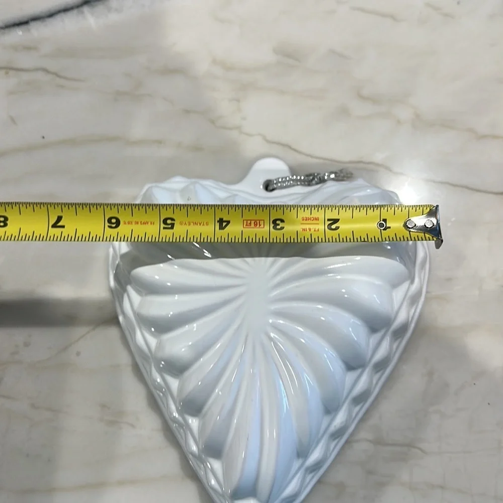 White Heart Shaped Stoneware Mold Great farmhouse style decor